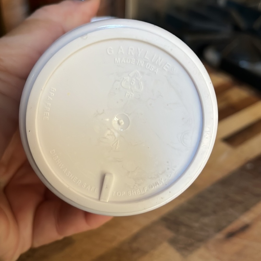 Steve Madden reusable coffee cup - Picture 4 of 5